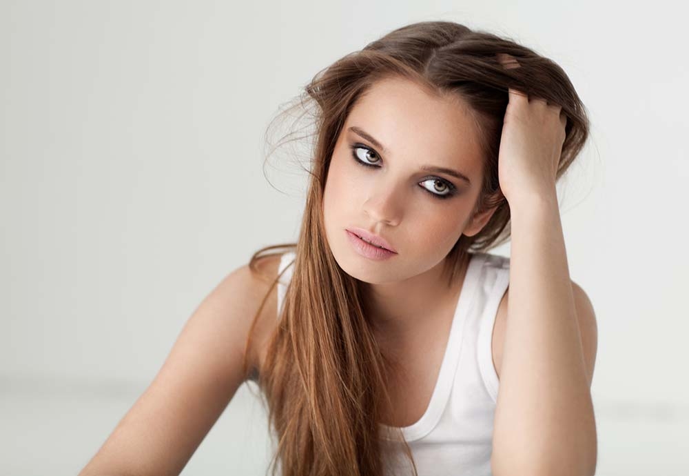 Летом не следует менять уход за кожей головы